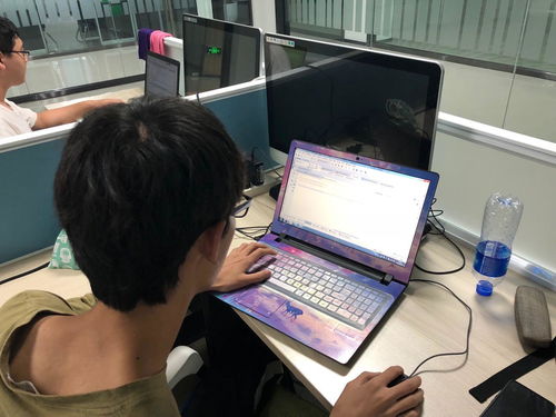 电子商务专业有电脑吗