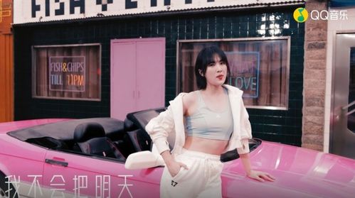 姚安娜520戴工牌亲临车间工厂，体验一线工人生活，传递正能量